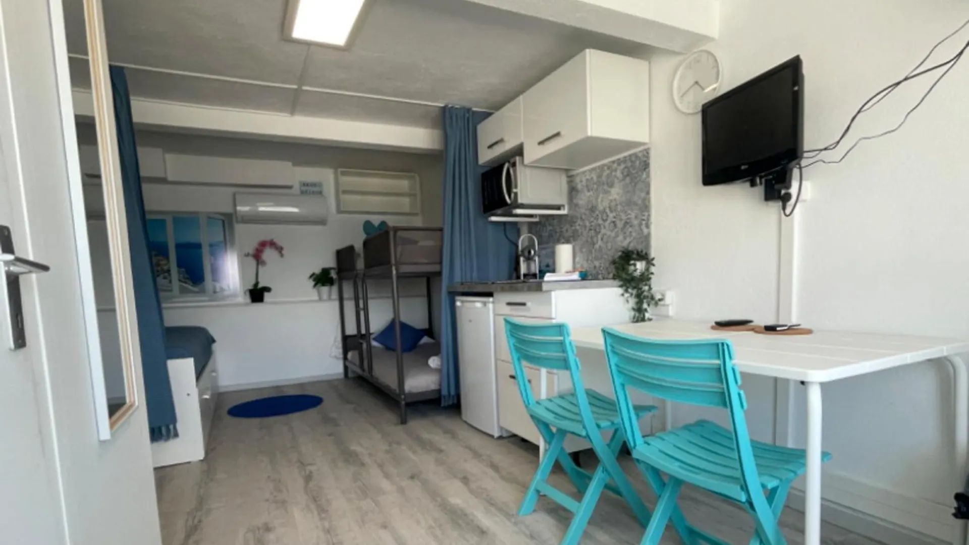 Appartement Le Vrai Cabanon de la Plage Clim-Wifi-Netflix à Marseille 0*,  France